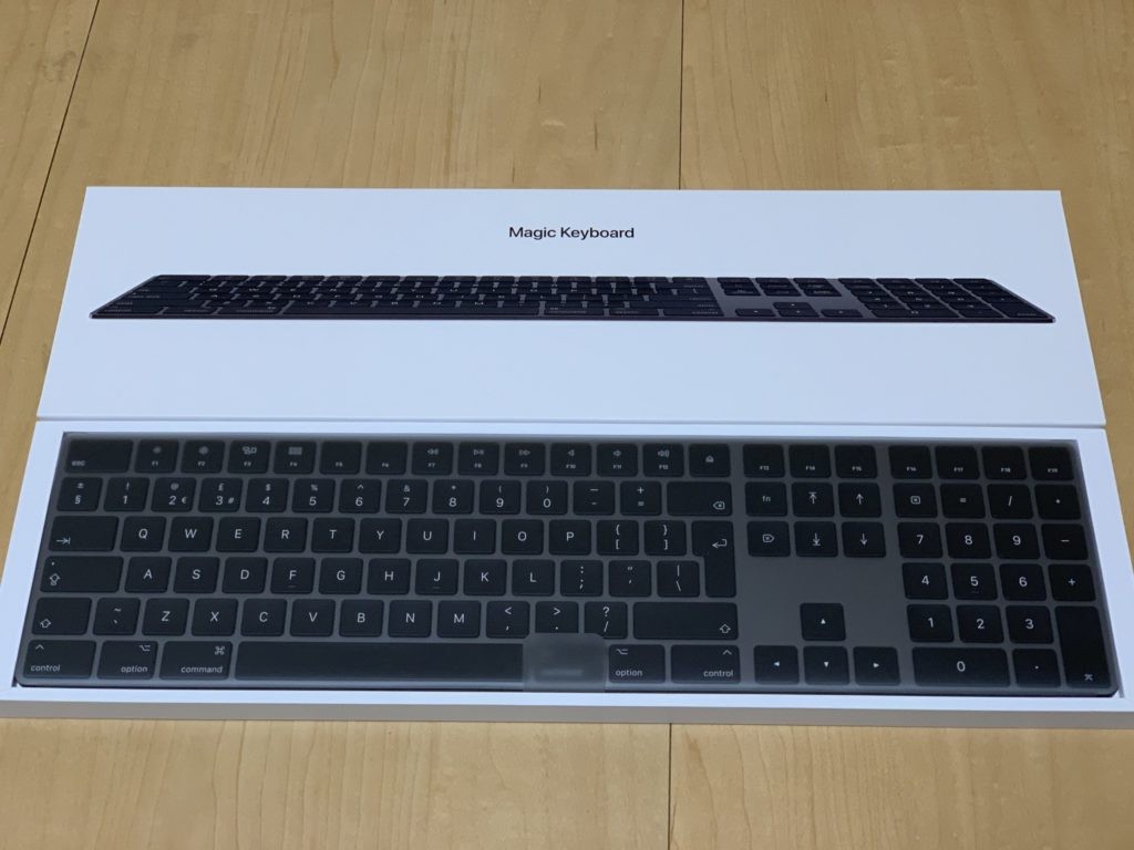 Magic Keyboard UK版購入レビュー〜シンプルなUKキーボードが