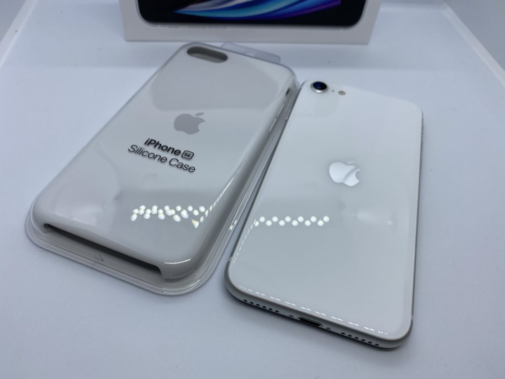 Iphone Se用純正ケース購入レビュー やっぱり純正が一番 Gadget Nyaa Apple ガジェットブログ
