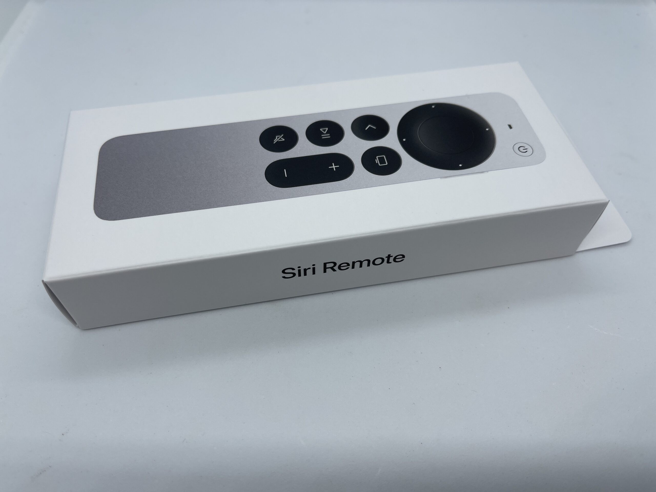 新型Siri Remoteを購入しました−Apple TV 4K第一世代ユーザー