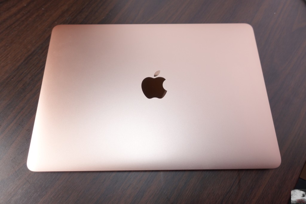 先日購入したMacBook 2017のローズゴールドが可愛すぎる件 | Gadget 