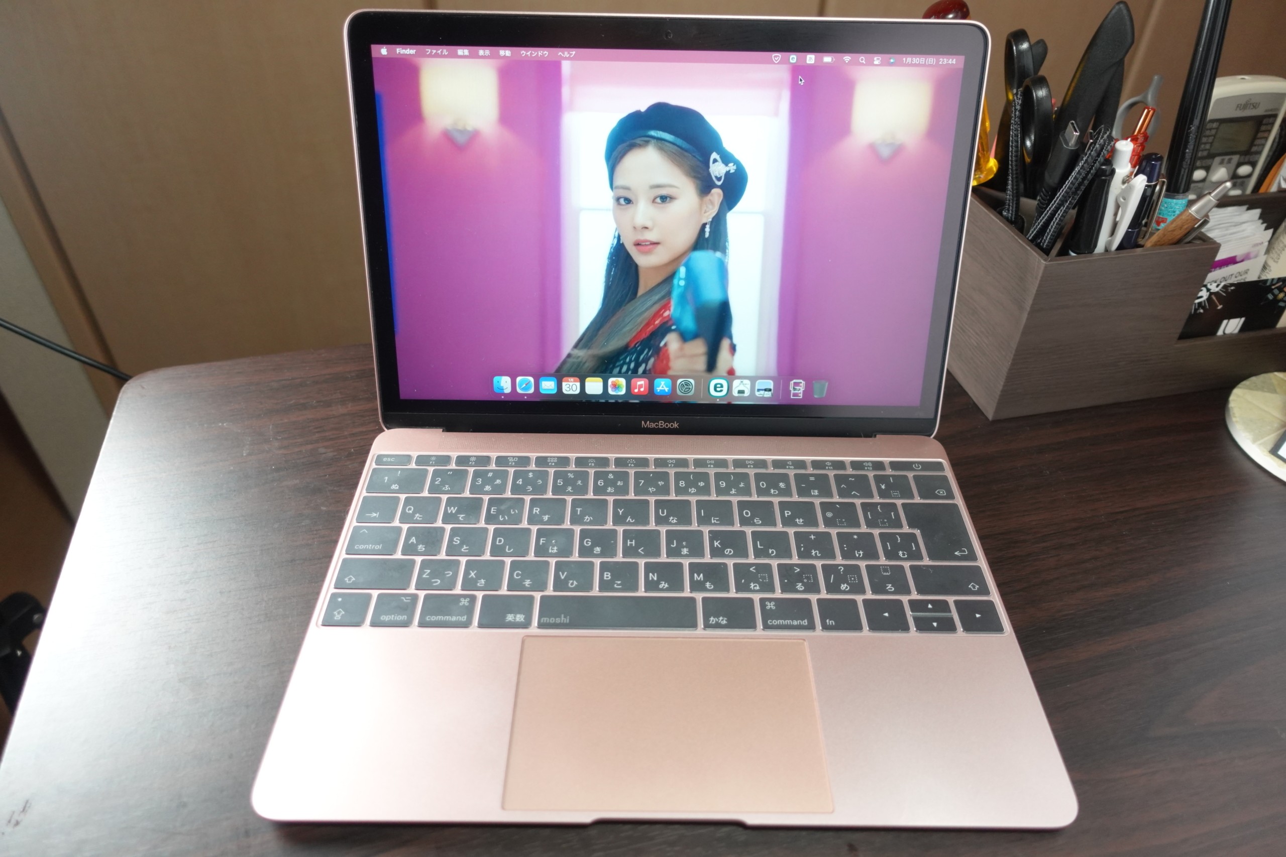 アニメショート 優良品 MacBook Retina 12インチ 2016 充放電回106回 
