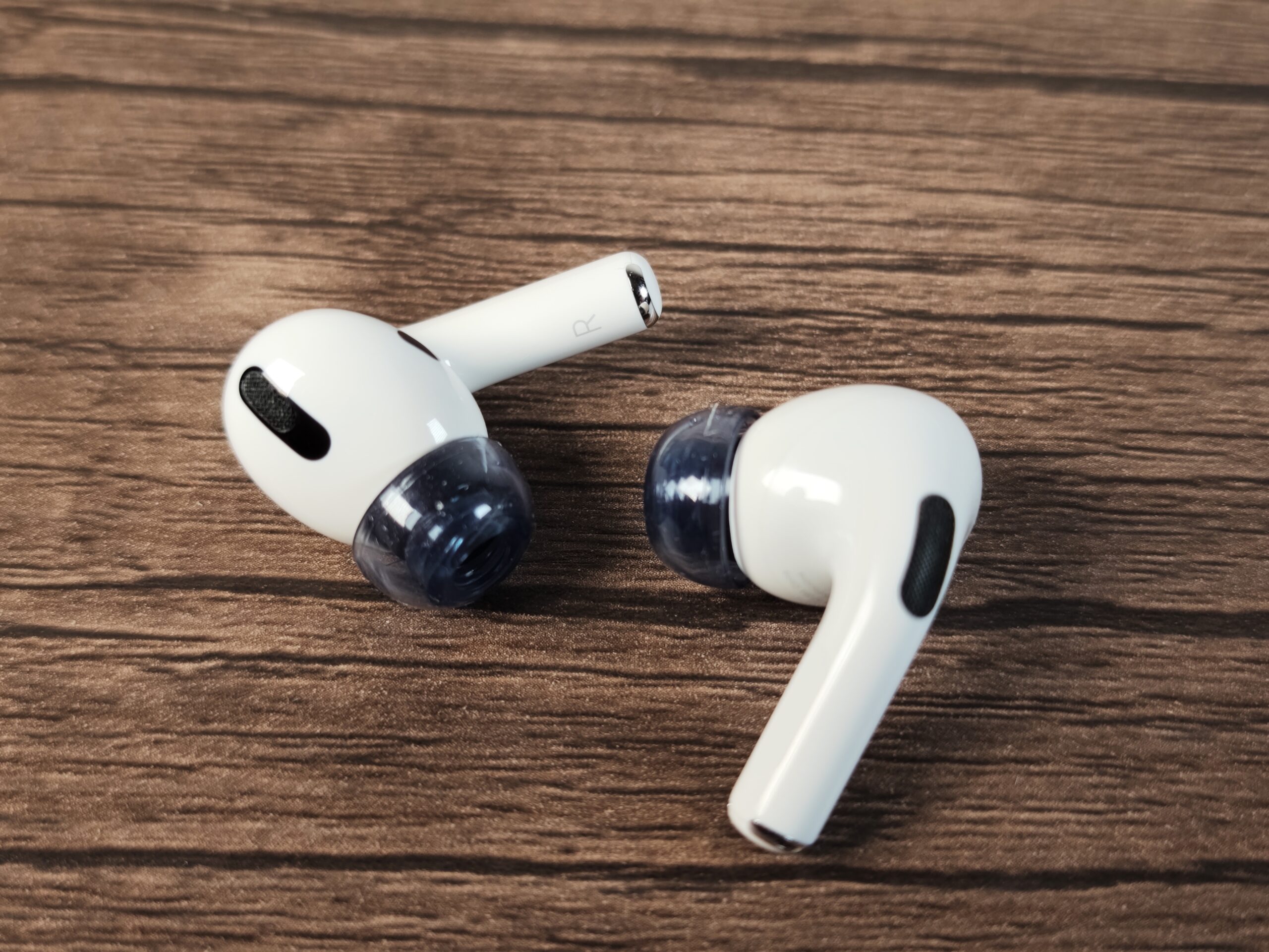 AirPods Proのイヤーピースを変えてフィット感と音質を向上させた話【AZLA SednaEarfit XELASTEC for AirPods Pro】