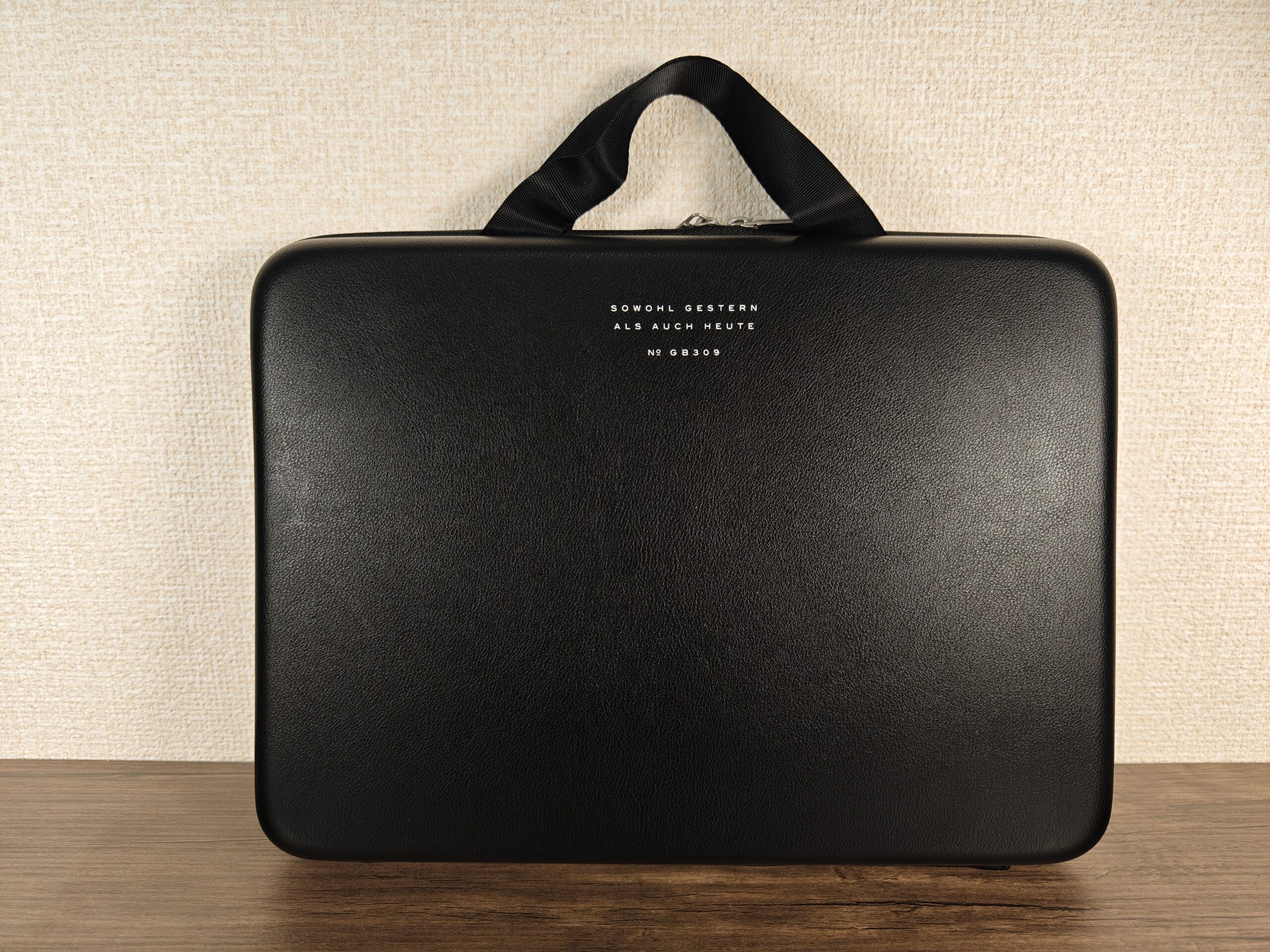 【美品】MacBookAir・モバイルモニター・保護ケース・PCバッグ・ケーブル Amazon.co.jp: Macbook air/pro用電源コード 収納EVAケース モバイル